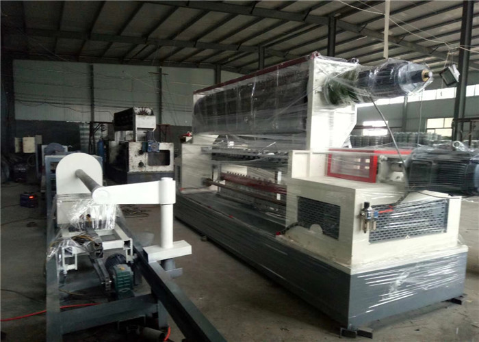 Hot Dipped Galvanized Fixed Knot Fence Machine Edge Wire Diameter 2-3.5 Mm