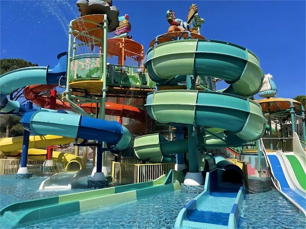 OEM Water Amusement Park Equipment Colorful Fiberglass Slide Set