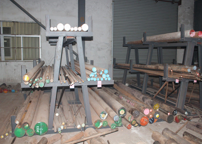 M2 / SKH51 Special Tool Steel Round Bar , Hot Rolled Steel Bar Balanced Combination