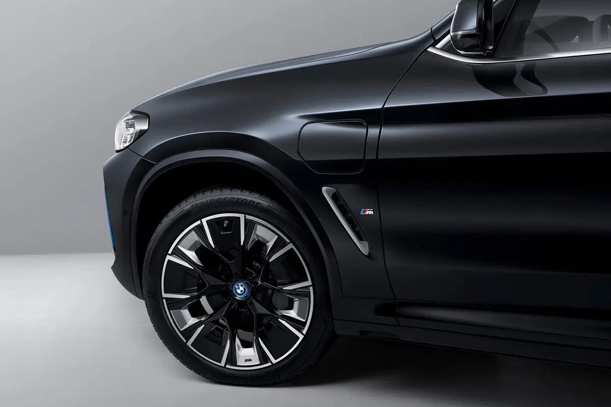 5-Door 5-Seater SUV 2024 BMW Ix3 Electric Vehicle With 550 Km Range And 400 Nm Maximum Torque