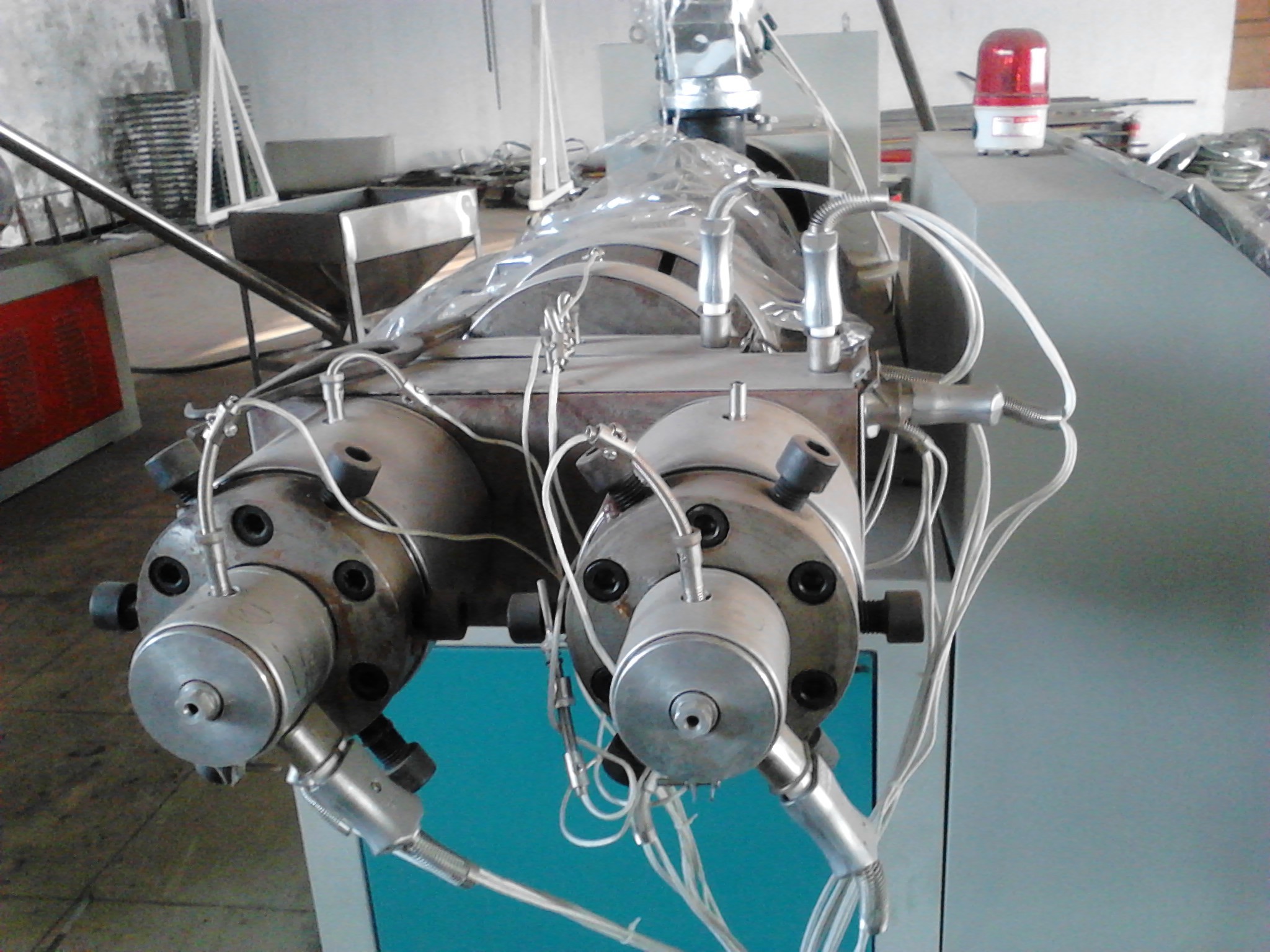 PE Twin Pipe Extrusion Machinery / Production Line stable running