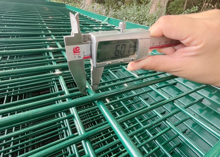 Profence Steel Welded Wire Mesh Fencing With Round Post And Green Color