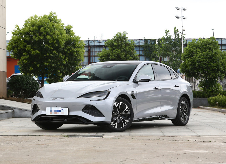 BYD Plug In Hybrid 5 Seater Sedan Vehicle Automobile Black White
