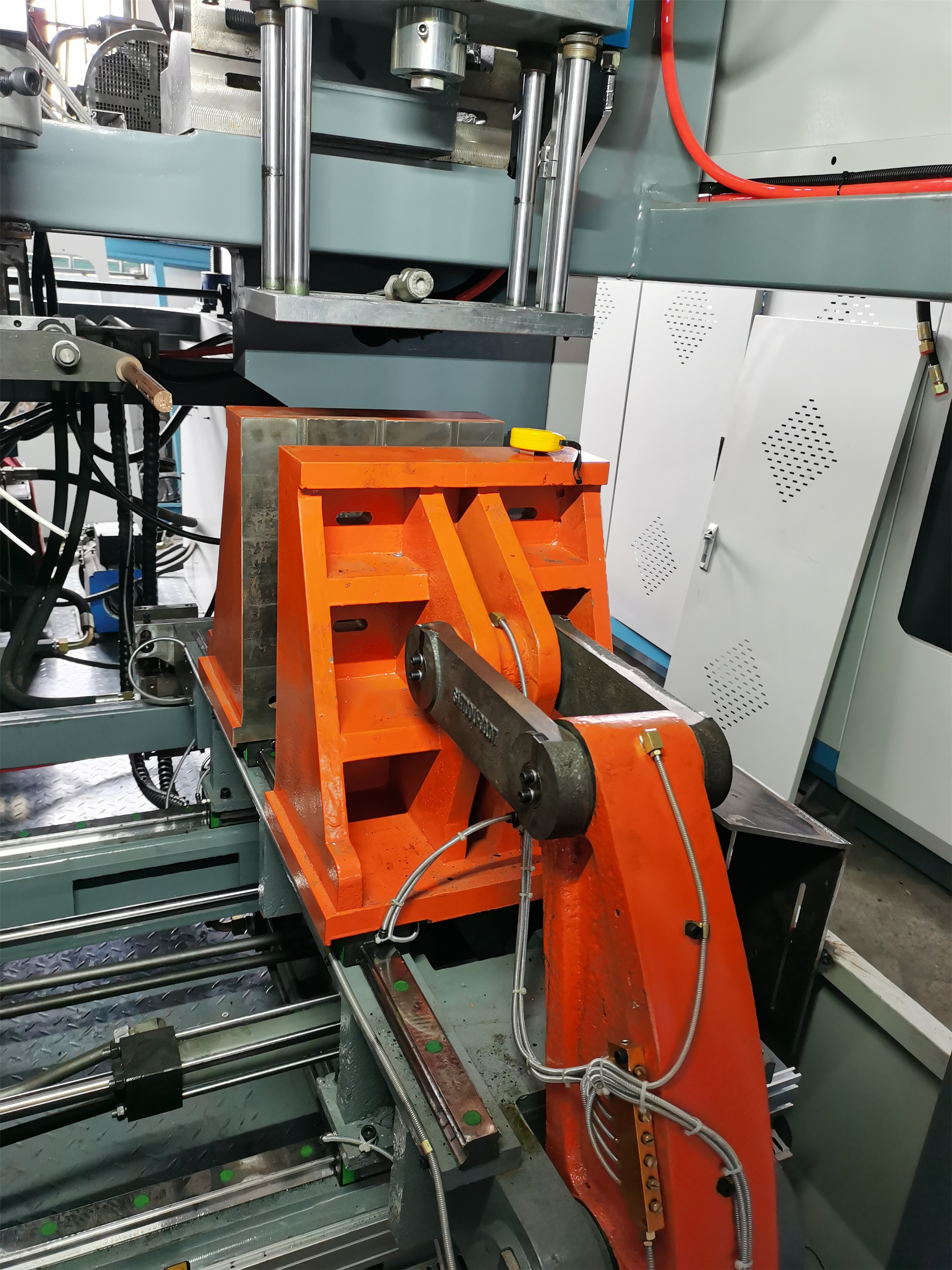 U Series Double Station Blow Molding Machine 5l Servo ABS