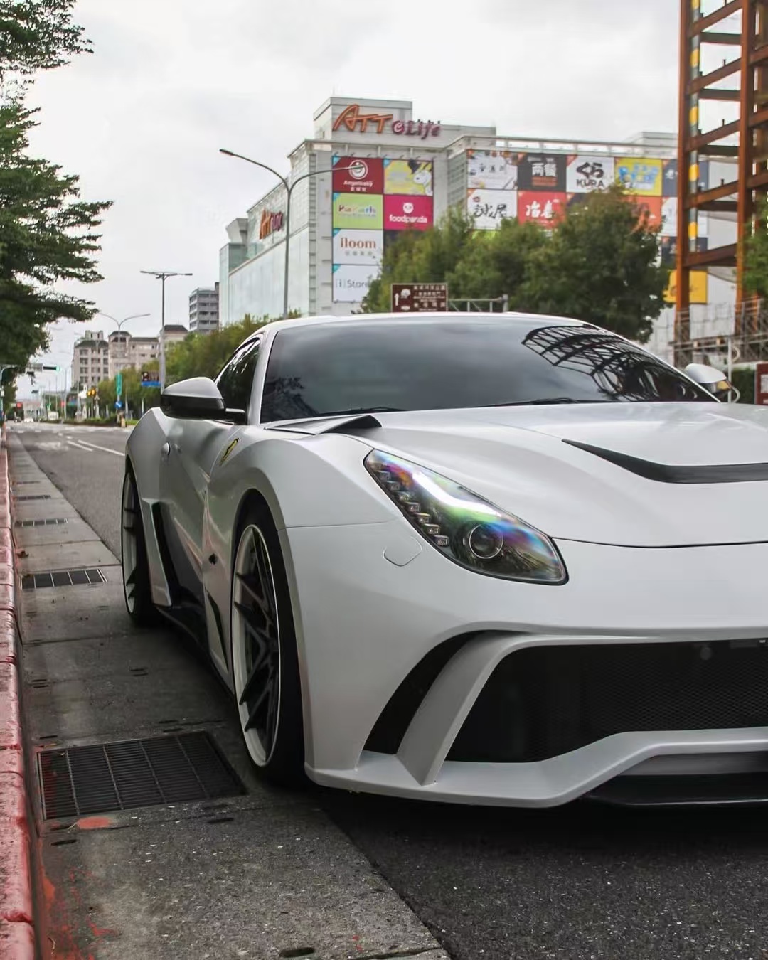 For Ferrari F12 Carbon Fiber Wide-body Kit F12 Upgrade NOtc N-Largos-style Rear Bumper Carbon Fiber Wide-body Kit