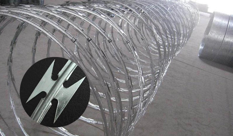 Green 8m Concertina Barbed Wire BTO-22 Concertina Razor Wire