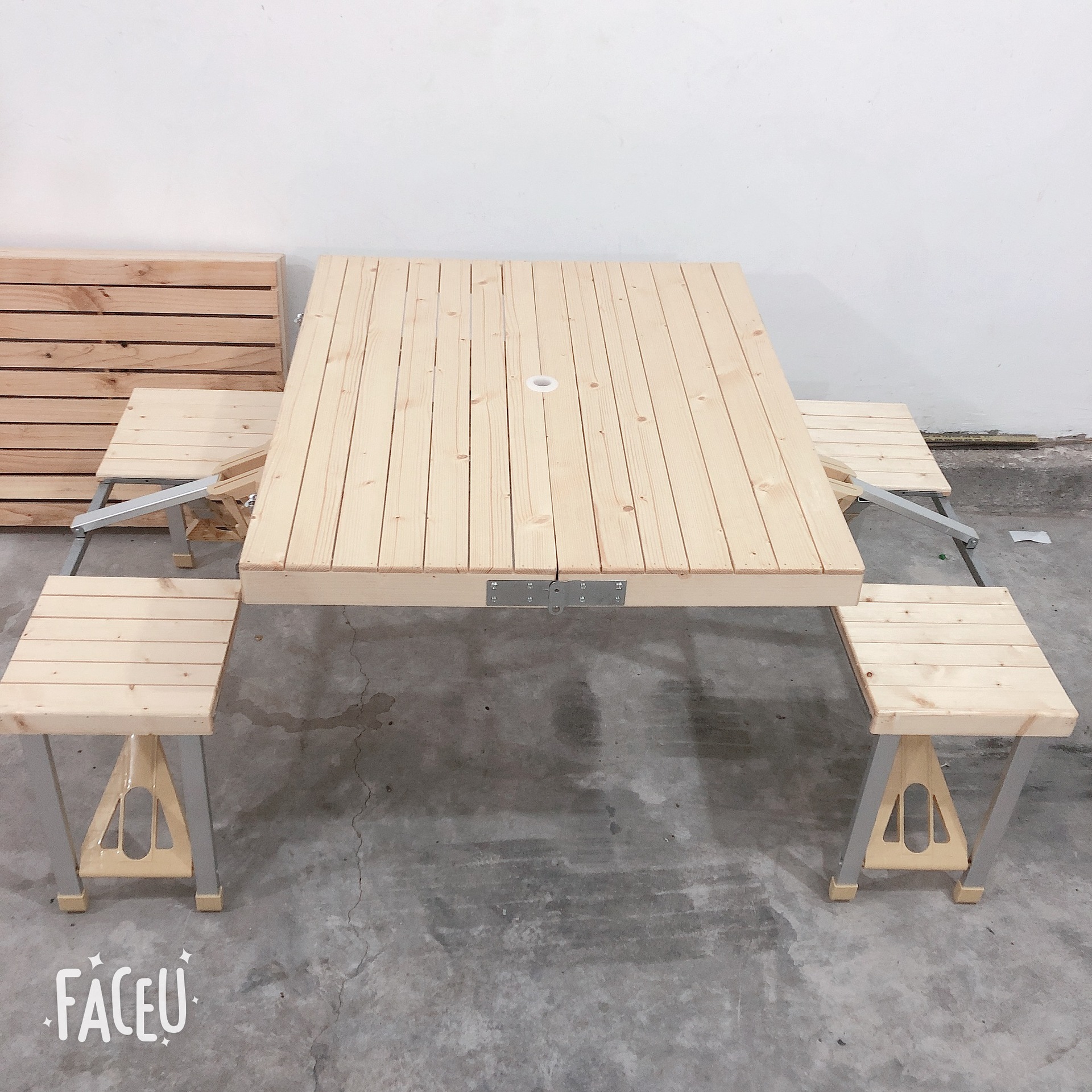 General Outdoor Wood Piece Portable Folding Table and Chairs Sets with Attached Table