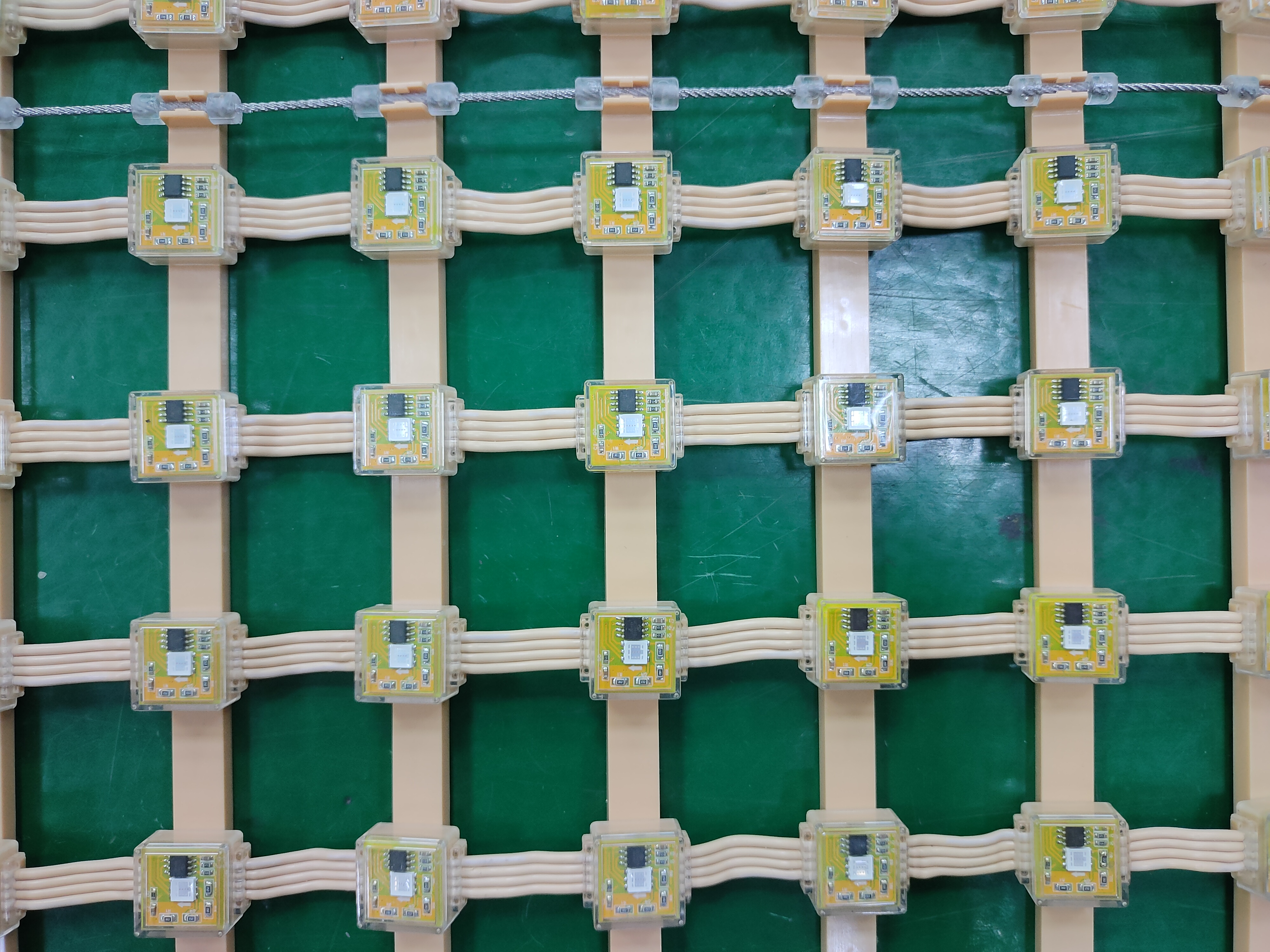 Commercial Buildings Transparent LED Mesh Screen Ip67 Foldable Display
