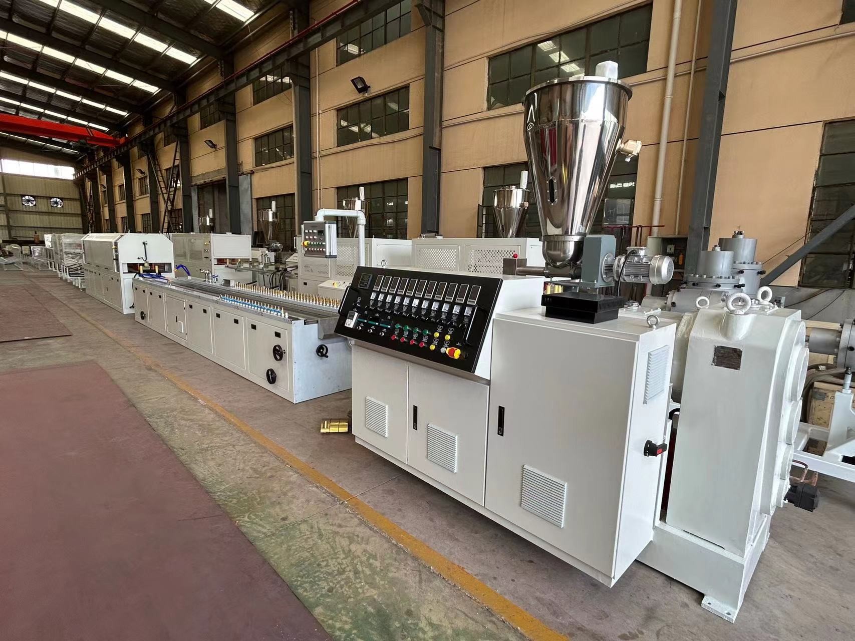 Automatic Conical Twin Screw Extruder Plastic WPC PVC Ceiling Panel Plywood Board/Window Profile/Door Frame Making Extrusion Machine/Production Line