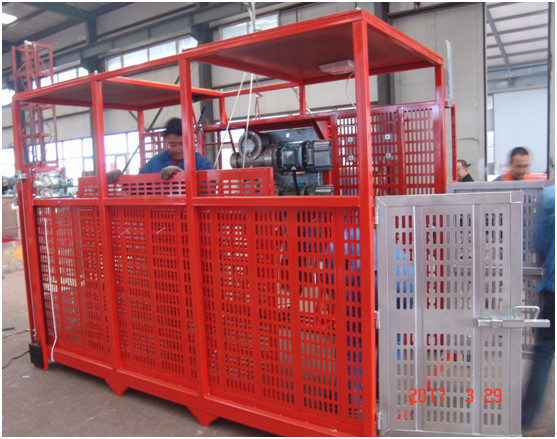 CE Double Cage 300m Material Hoist Construction For Warehouse