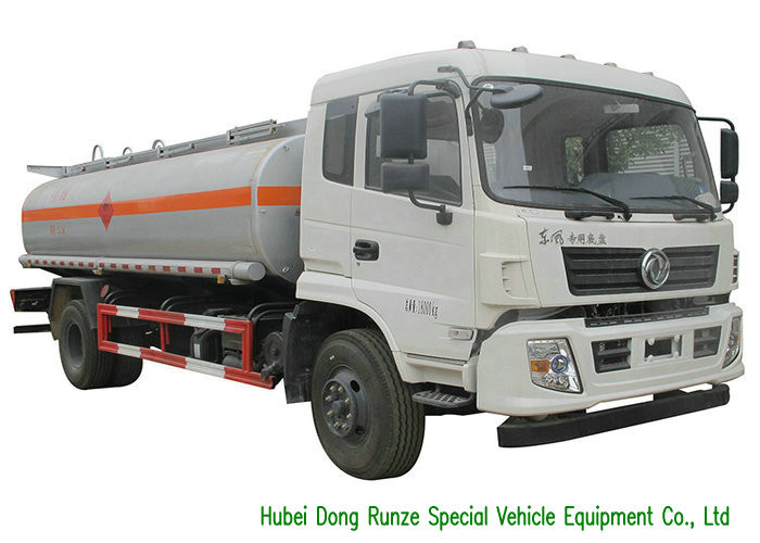 Large Capacity Oil Tanker Truck , Fuel Delivery Tankers With DFA Chassis