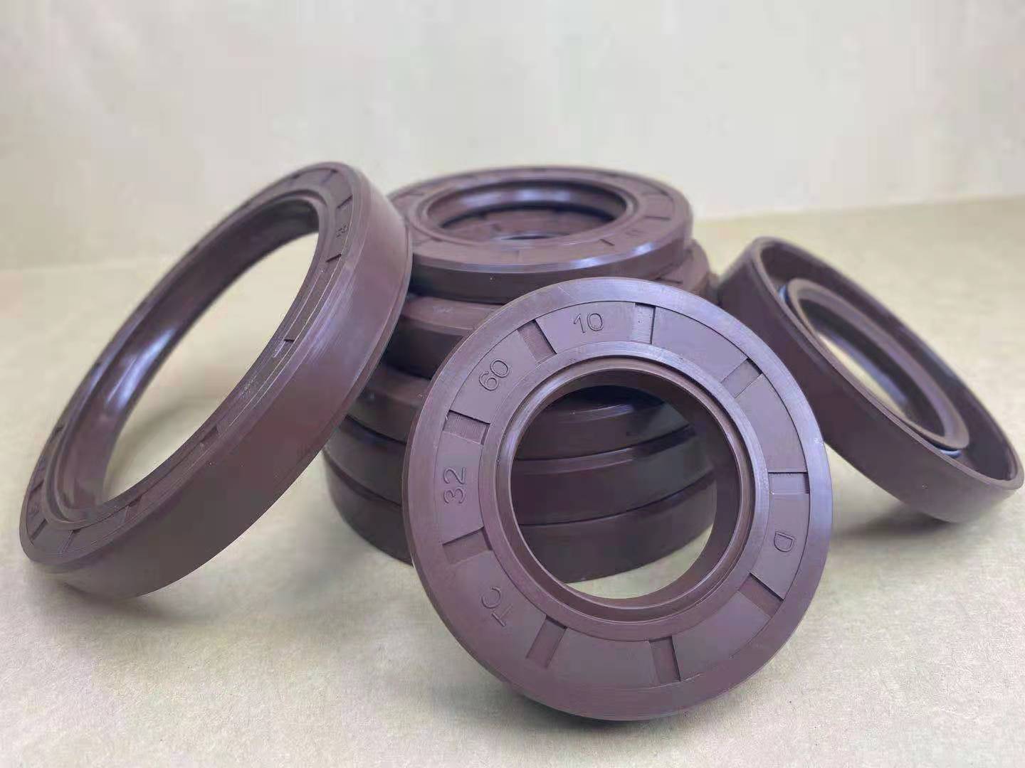 TC SC NBR Excavator Hydraulic Pump Seal Kit TC FKM Rotary Shaft Seals