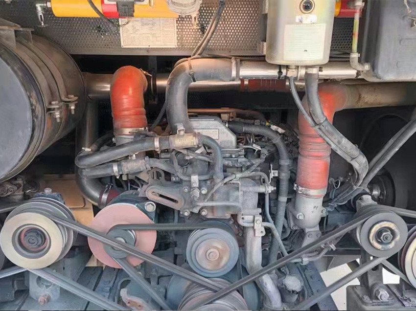 2 Door Used Left Hand Drive Buses Diesel Powered 47 Seats Used Passenger Bus