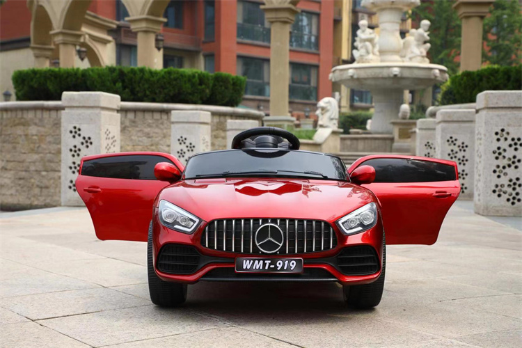 Mobile Phone Remote Control 6V4.5 Battery Powered Children's Ride On Car for Kids