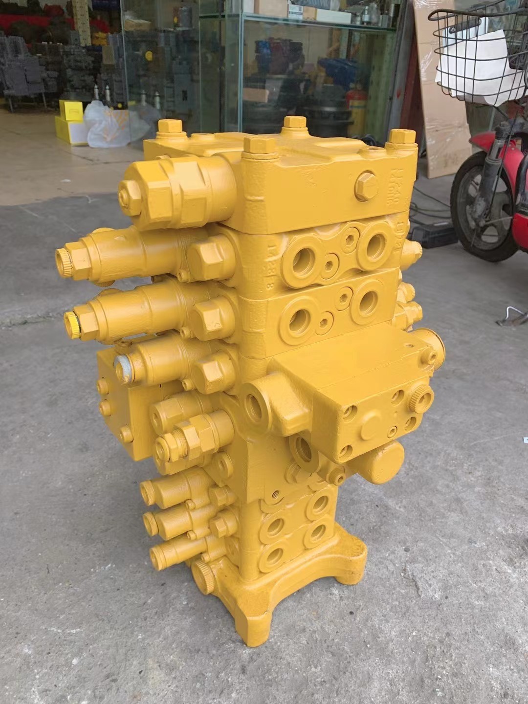 Komatsu Excavator Main Control Valve 723-57-16100 For PC160-7 Excavator