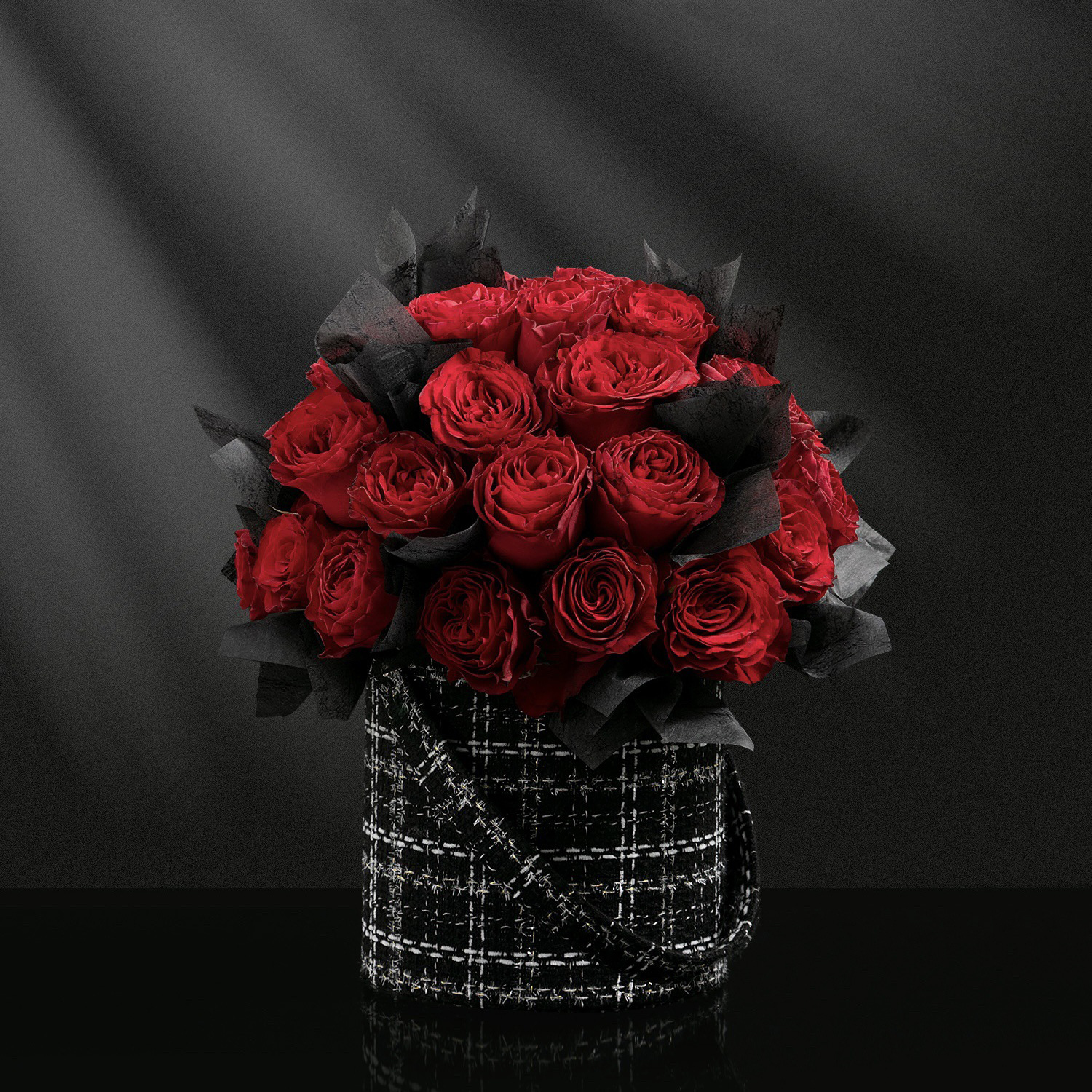 Sample Custom Made Luxury Fashion Fabric Hand-held Circle Round Flower Gift Packing Box