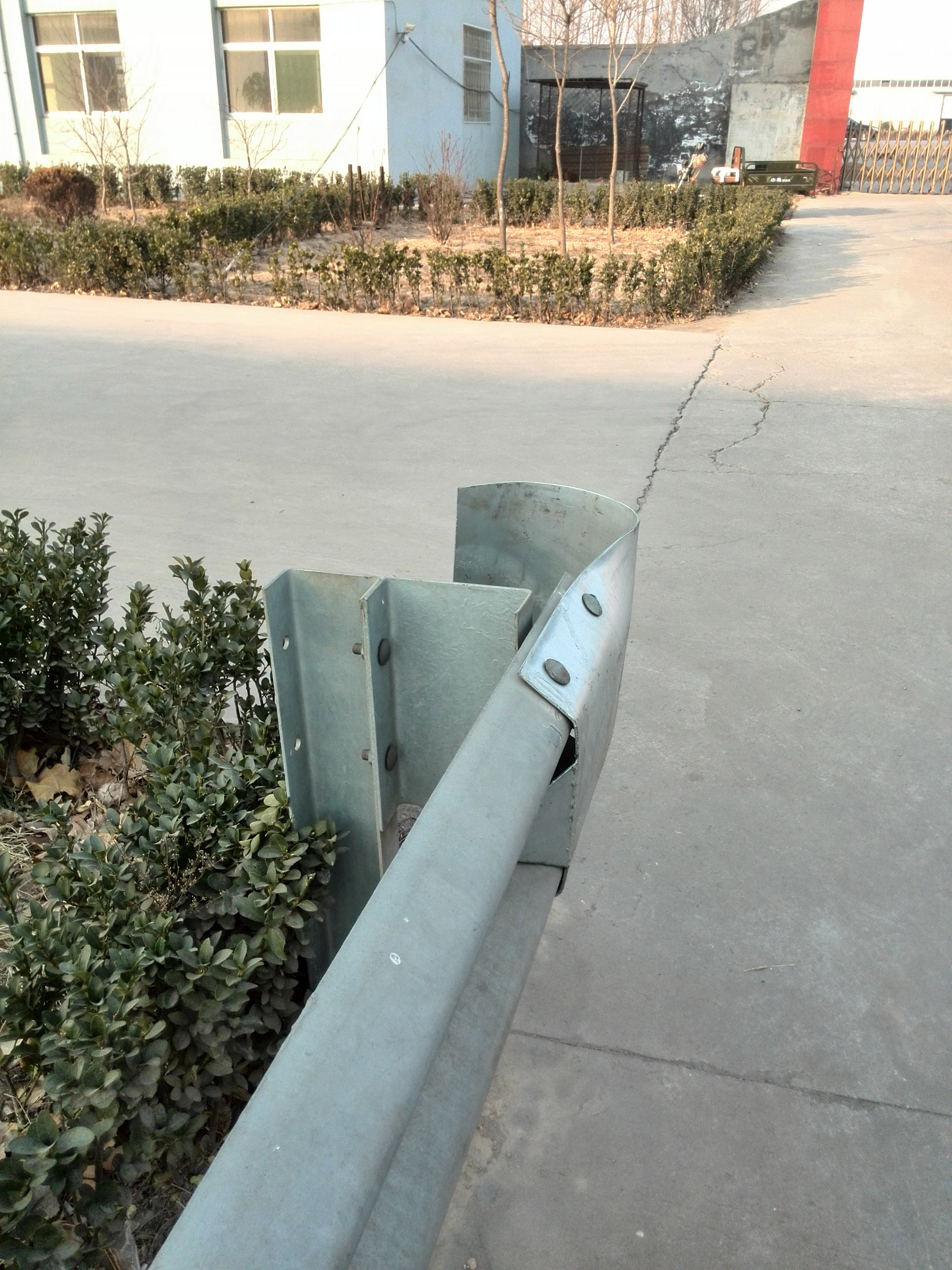 Q235 Q345 Hot Dip Galvanized Guardrail R End Wings for Highway in Customized Colors