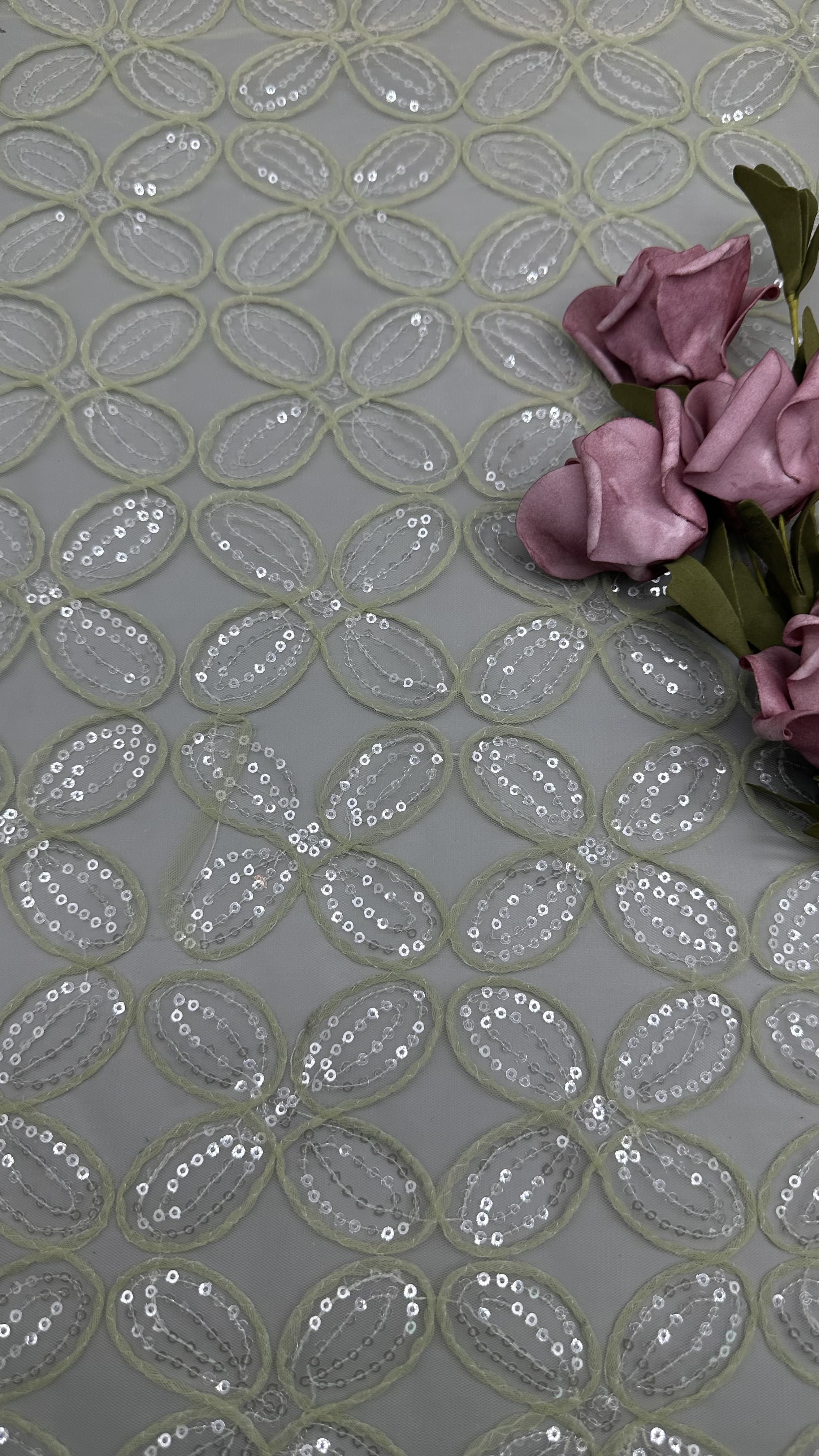 Four Clover Leaf Sequin Embroidered Fabric for Gowns Breathe Women's Wedding Dresses