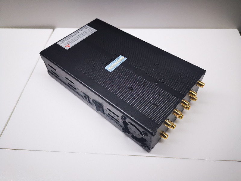 The handheld 5g Mobile Phone Signal Jammer can be charged for 1-2 hours