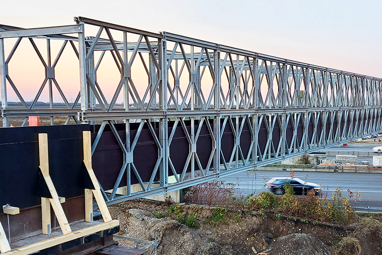 Steel Pedestrian Bridge HD200 Bridge For Double Lane 7.35m Width