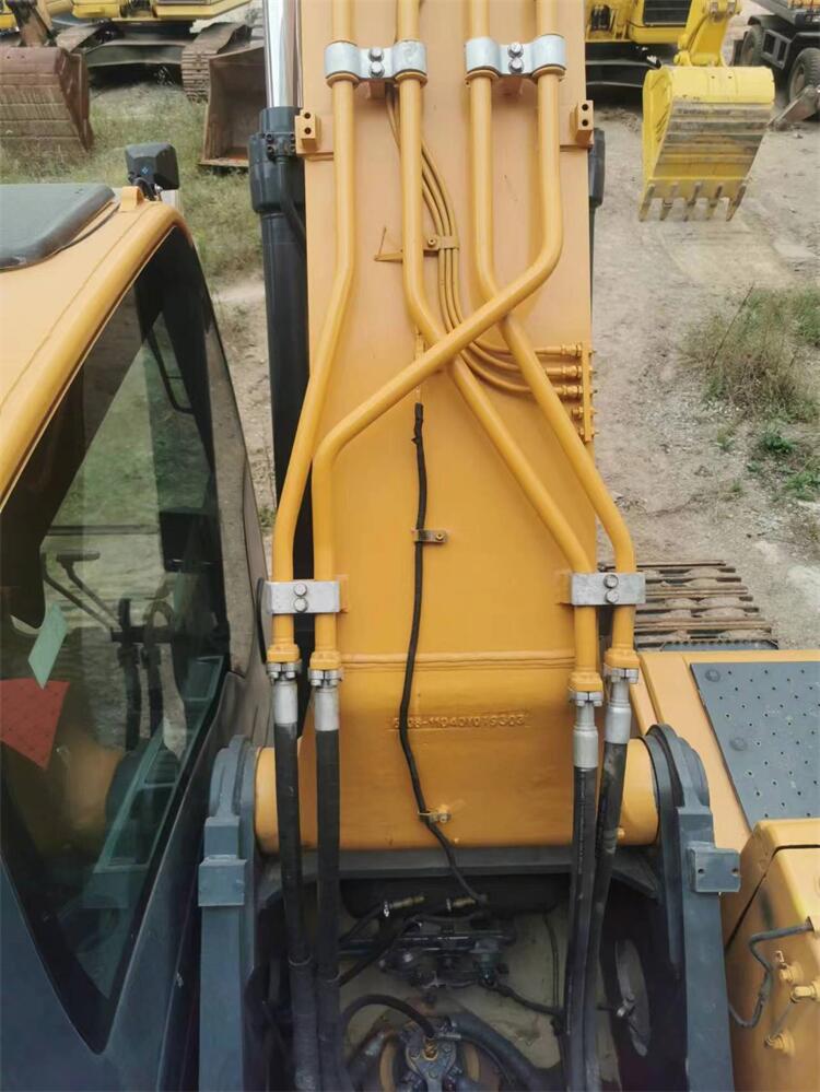Get a Great Deal on Used Hyundai R305-9T R305 Excavator with Cummins Engine in Shanghai