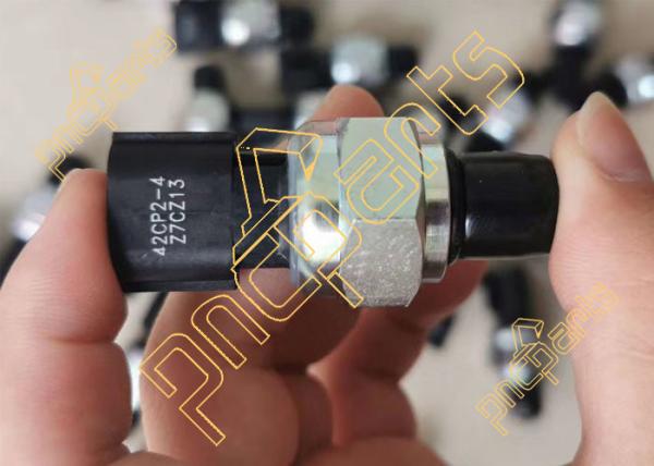 Quality 4436535 42CP2 4 Hitachi Excavator Spare Parts ZX230 Oil Pressure Switch for sale