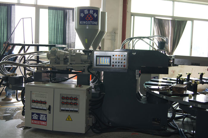 1 / 2 / 3 Color TPR PVC Sole Making Machine 100-120pairs / Hour For Plastic Shoes