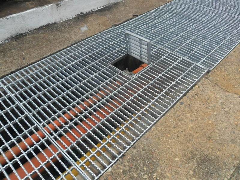 Standard Steel Grating – Custom Sizes and Loads Large Sizes for Flooring, Platform and Walkways
