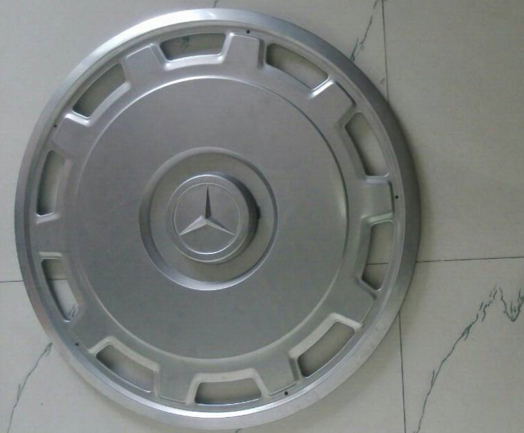 Mercedes Benz Bus Metal Wheel Covers , Front And Rear 22.5 Chrome Wheel Simulators