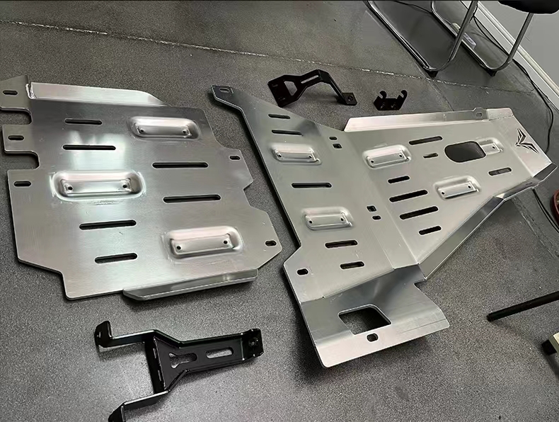Wrangler JK JL Off-Road Vehicles Protective Bottom Plate Silver Splash Mud Flap Guard