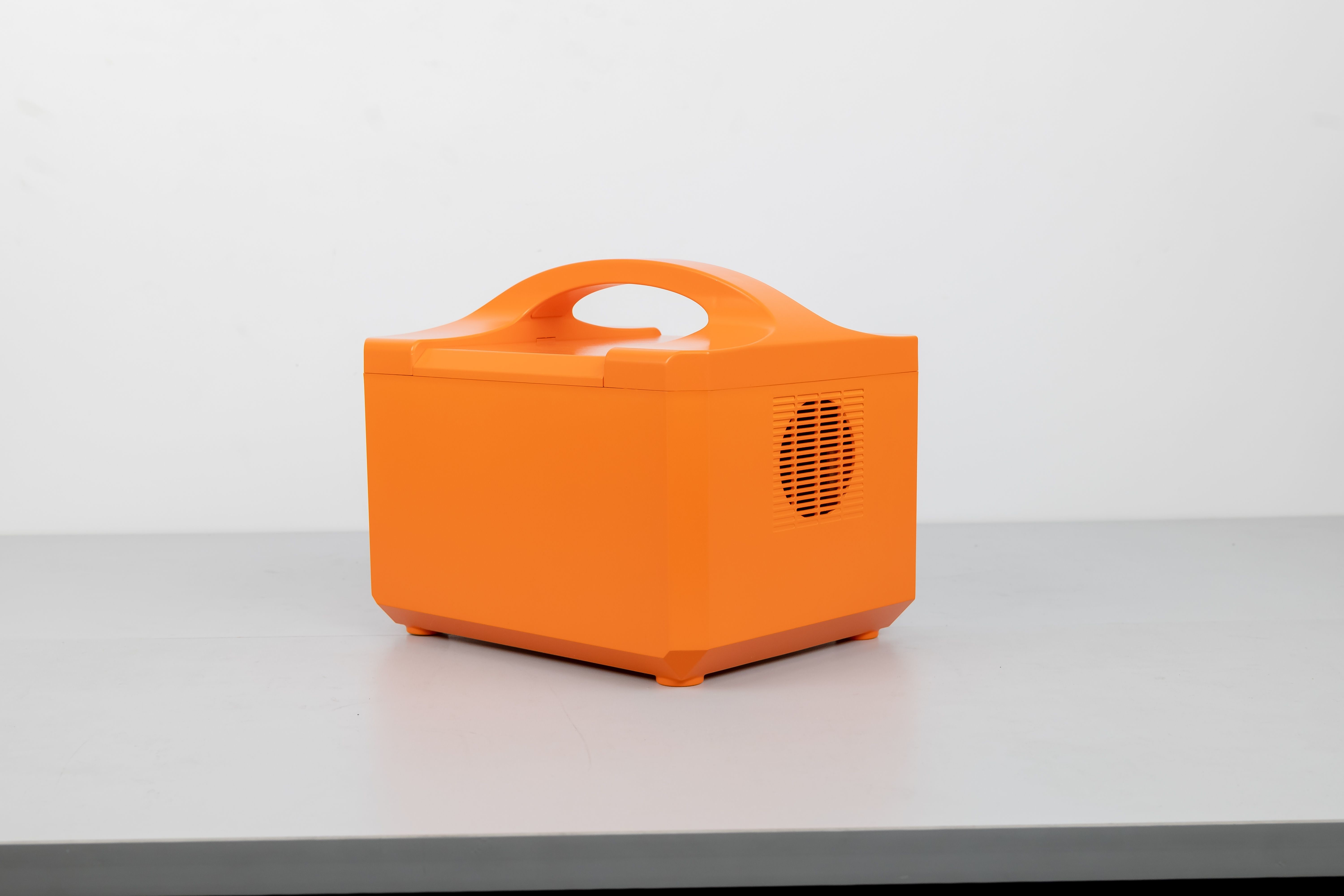 Energy Saving Recharge Cylindrical LifePO4 Battery Portable Power Station With Solar Panel For Off Grid Solar System