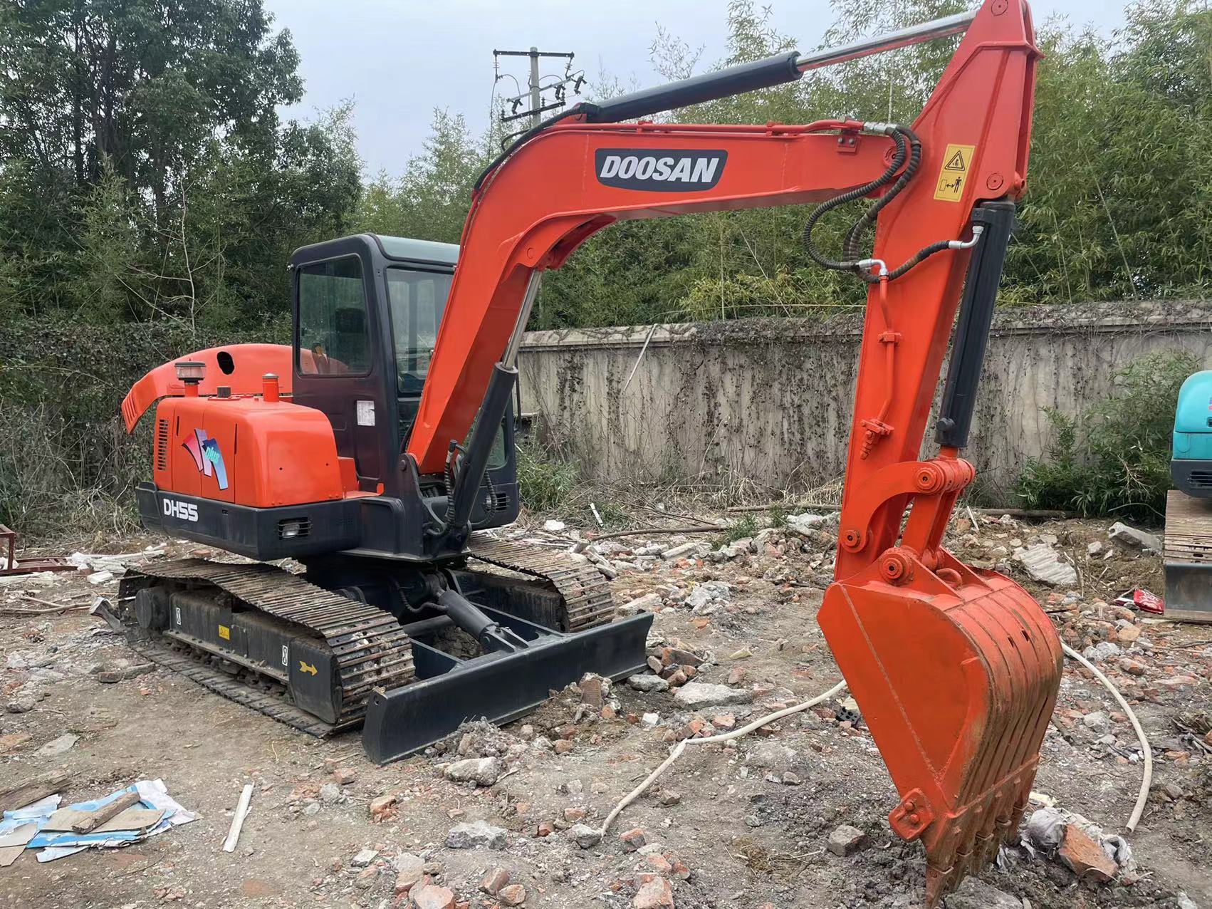 Crawler Excavator Second Hand DOOSAN DX55 DX60 Used Digger DOOSAN DH55 DH60