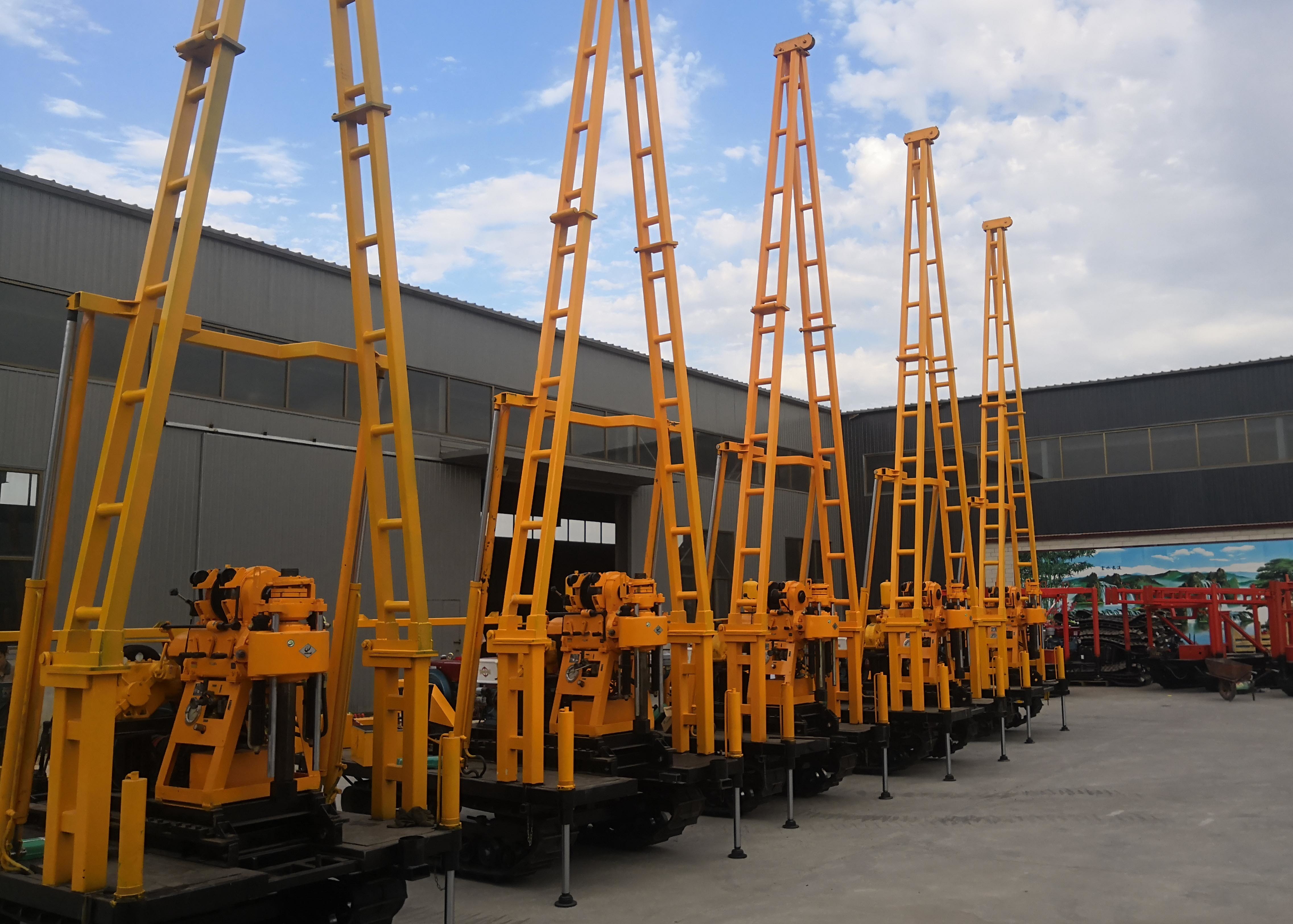 OEM Rubber Wheels Folding Tower Crawler Track Undercarriage With Diesel Engine