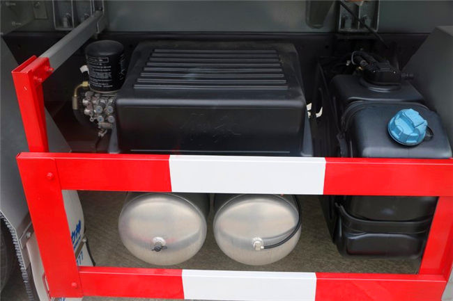 Large Capacity Tanker Truck 8x4 FAW Diesel Fuel Storage Tank Truck Euro III