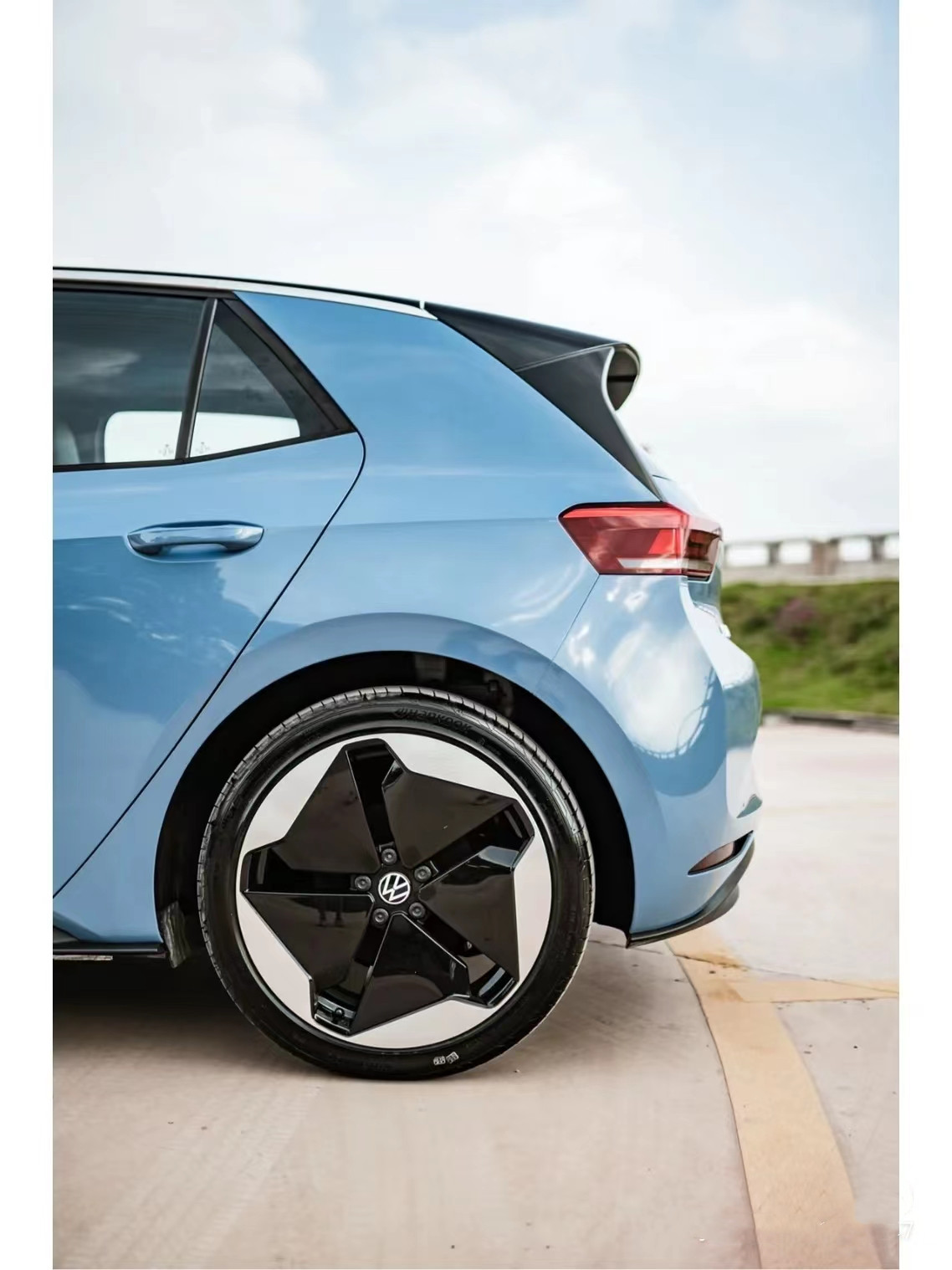2023 VW ID3 CROZZ Pure Electric Vehicle 170 Horsepower Electric Motor and 125kW Maximum Power