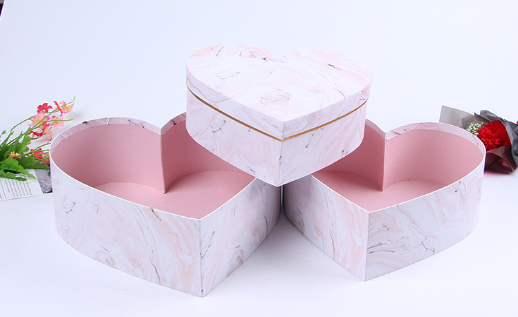 Custom Order Accepted Luxury Heart Shape Plastic Flower Gift Box with Customized Logo