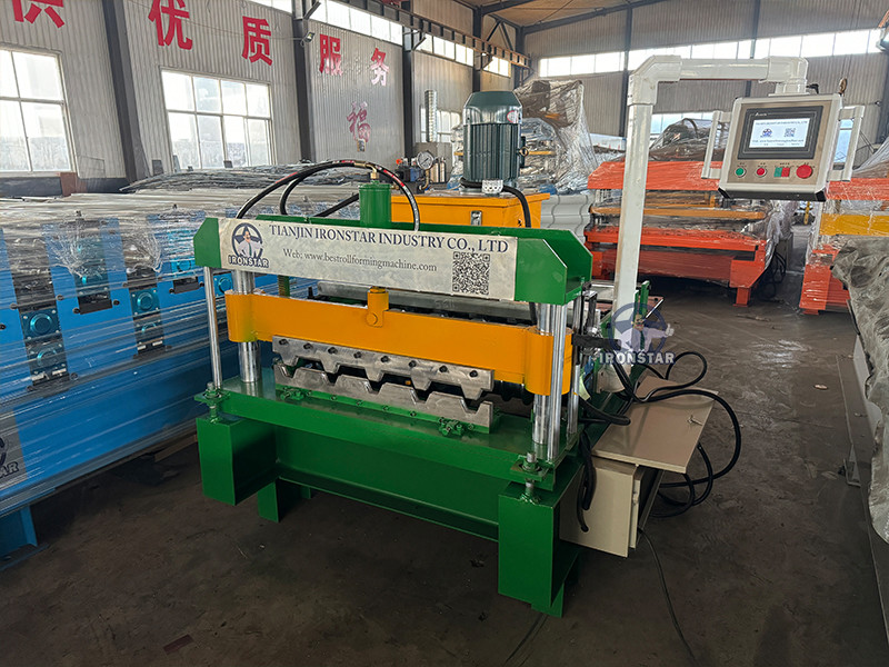 IBR Crimping roof sheet roll forming machine working video in South Africa automatic Horizontal crimp machine Raw material: PPGI