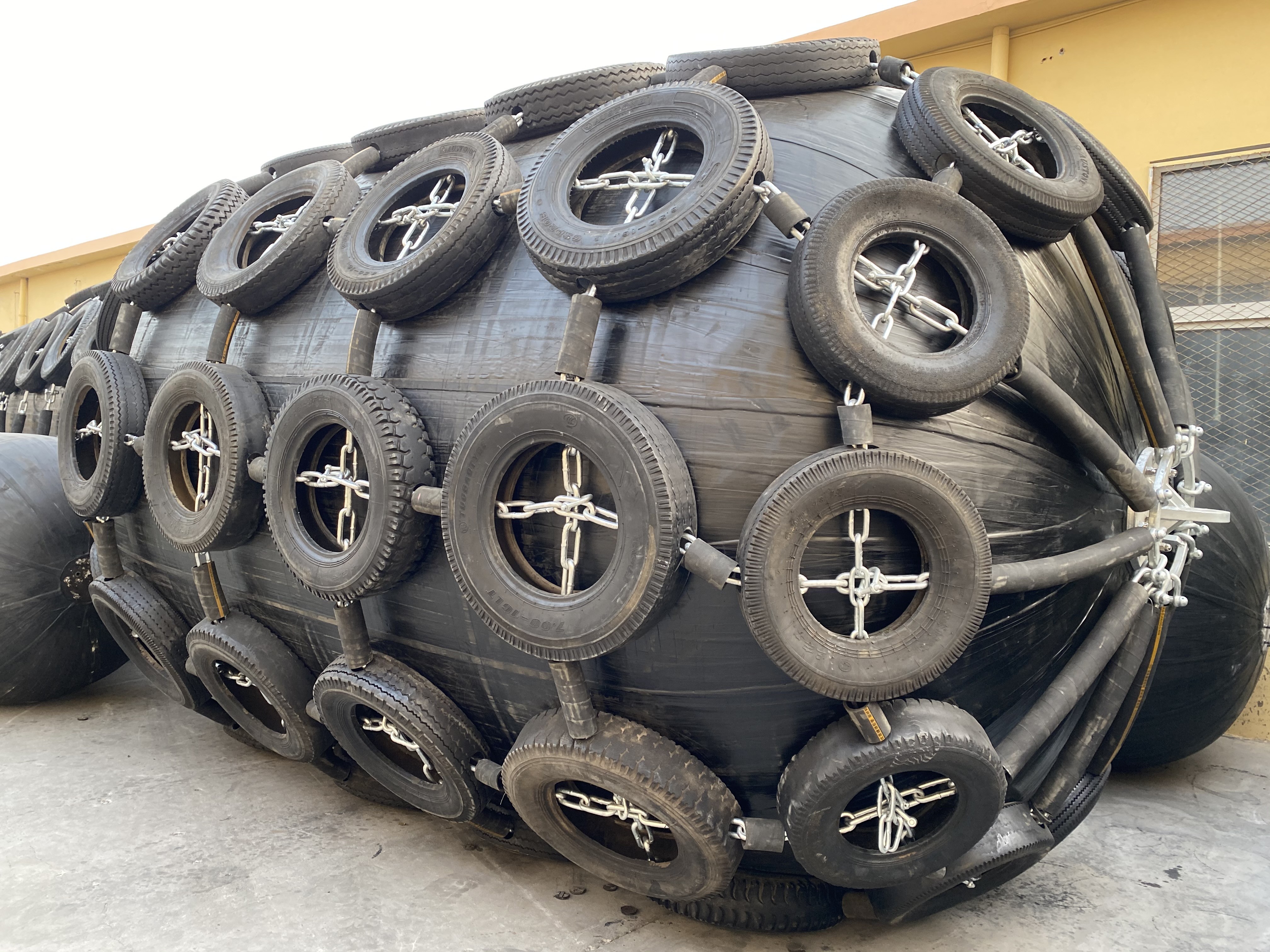 Customized Pneumatic Yokohama Rubber Fenders Sling Type 5~10 Layer