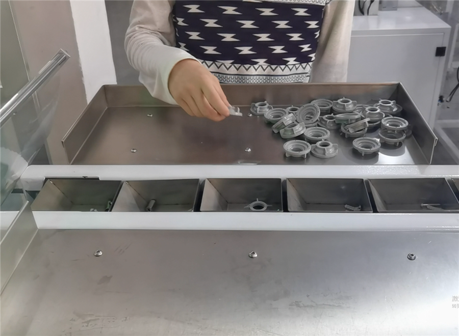 Vibration Plate Automatic Button Nail Nut Bolt Screw Counting Packing Machine Other Parts Packaging Machine