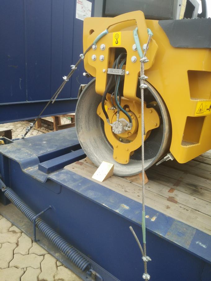 Ride - on small Road Vibratory Roller XMR403 Light Compaction Equipment / 4 Ton Double Drum Roller