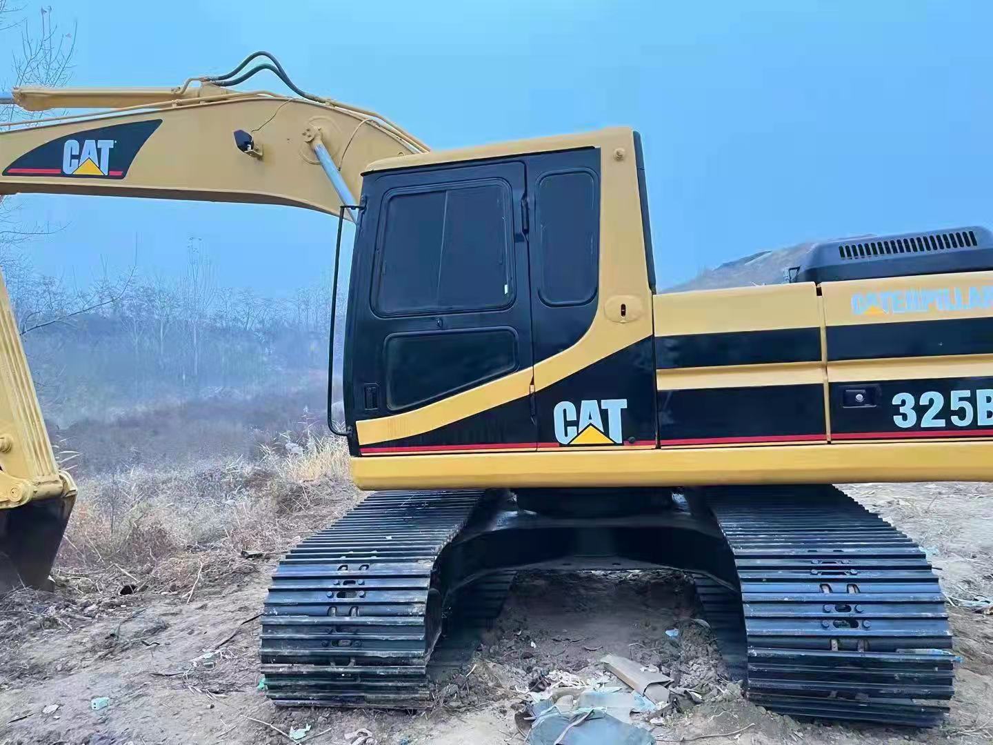 Good Condition Original CAT 325B Excavator with Strong 40.5kw Engine Easy Maintenance