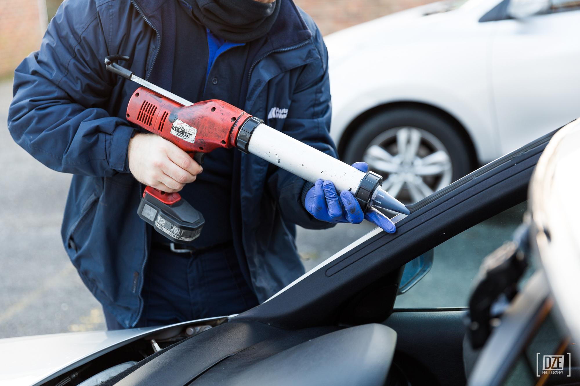 Polyurethane (PU) Adhesive Sealant Glue for Automotive Glass Bonding and Sealing