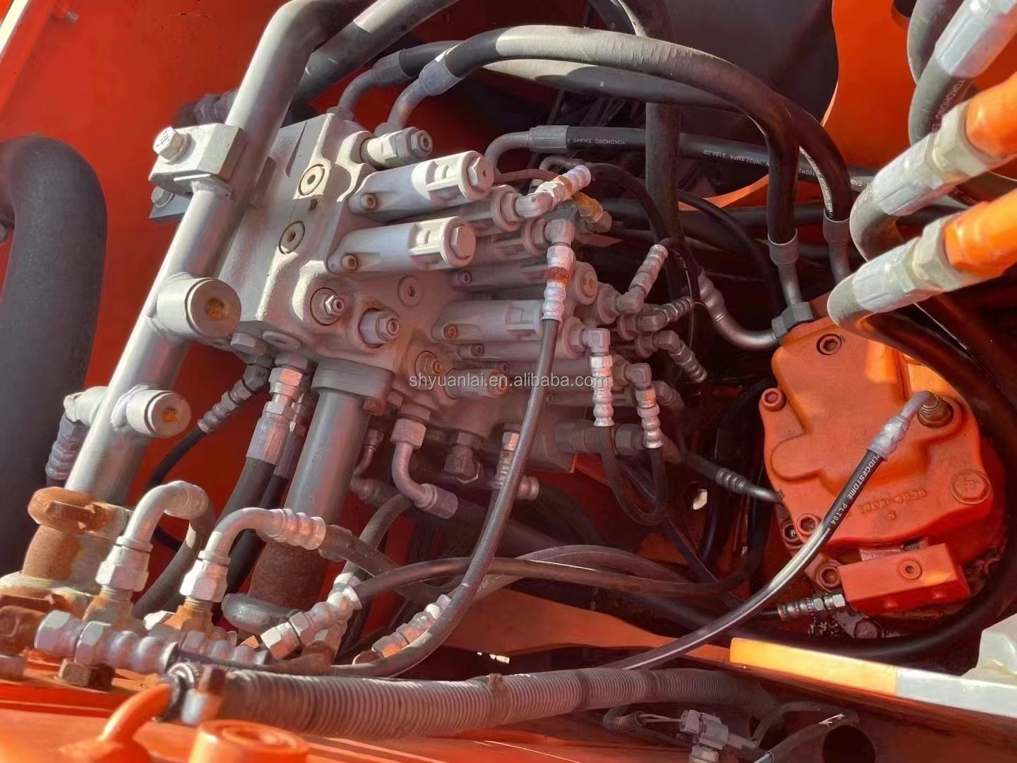 Smooth Operation ZX70 Excavator With Original Hydraulic Valve And 7T Operating Weight