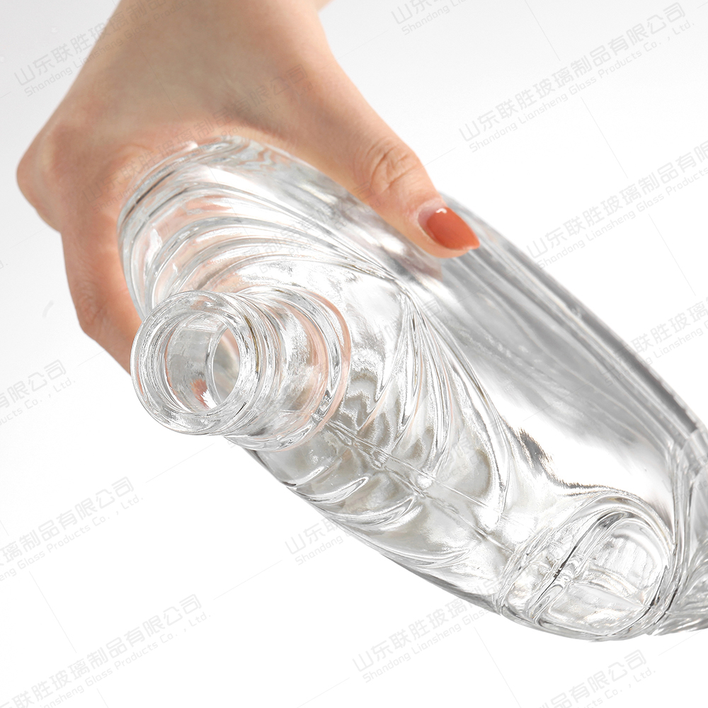 Transparent Glass Liquor Bottle For Custom Gin Vodka Tequila 700ml