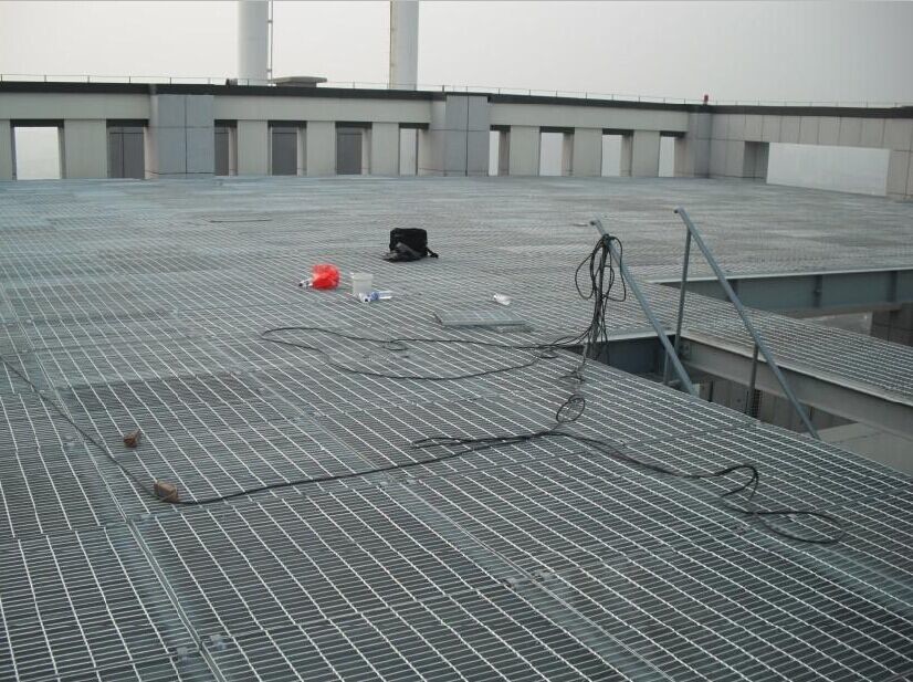 Hot Dip Galvanized/ Stainless Steel /Aluninum Heavy Duty Steel Bar Grating With Customized Platform Stair Treads