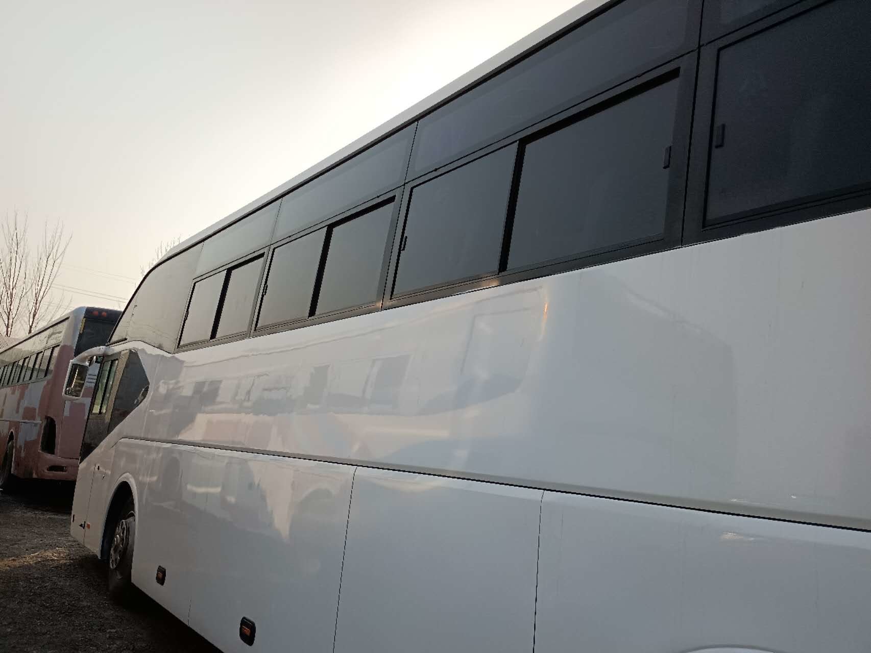 Airport Shuttle Buses 55 Seats Used Yutong ZK6127 Used Coach Bus 2016 Year Airport Coaches