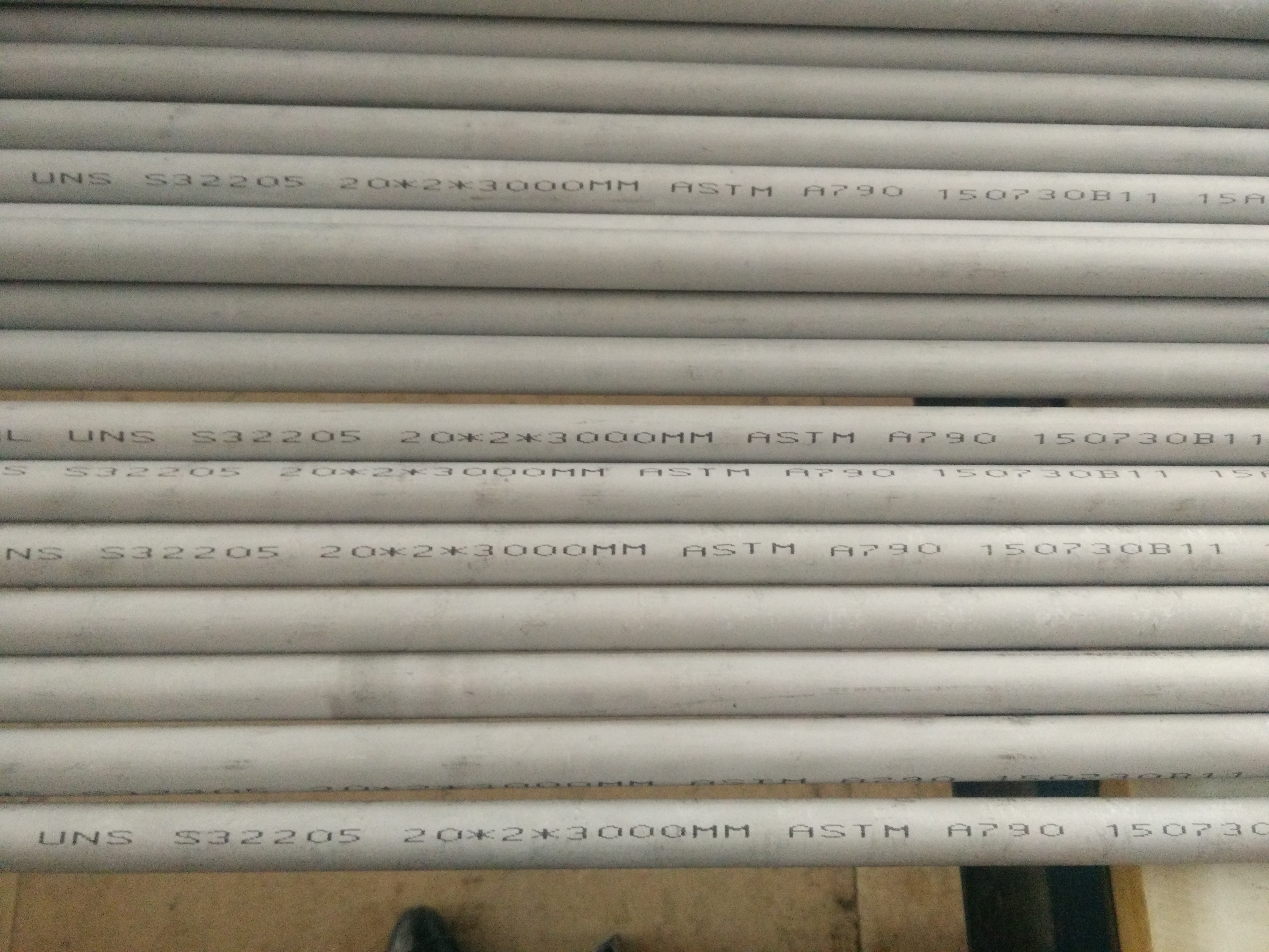 UNS S32205 2507 Duplex Stainless Steel Seamless Tubes Pickled Bright Polished Finish
