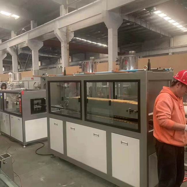 Three Layers Plastic Production Line Cling Film Making Machine Automatic Stretch Film Making Machinery
