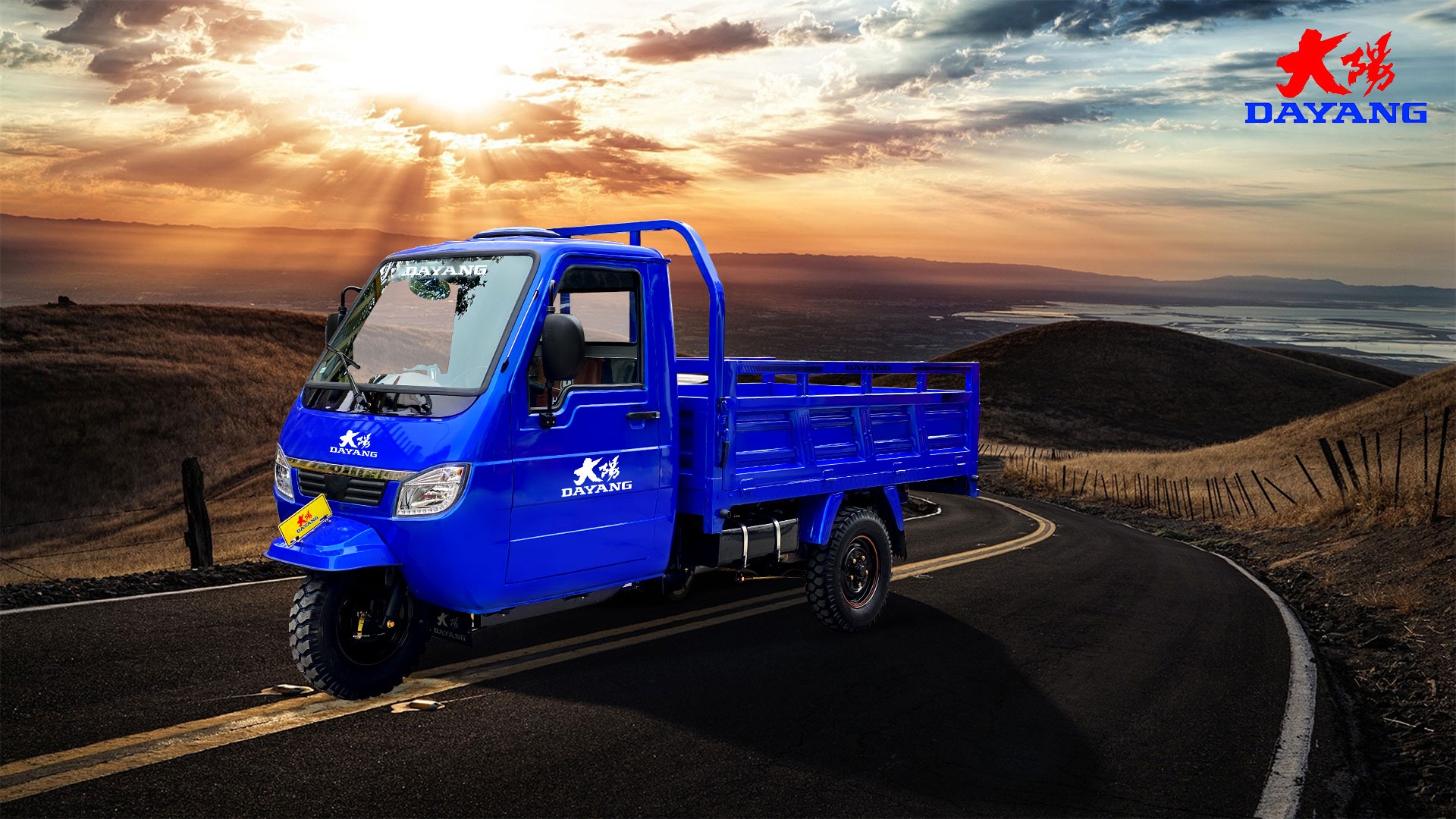 Large Cargo Box 2.4m*1.3m Closed Cab Tricycle XK3 Fuel Gasoline for Cargo and Passenger