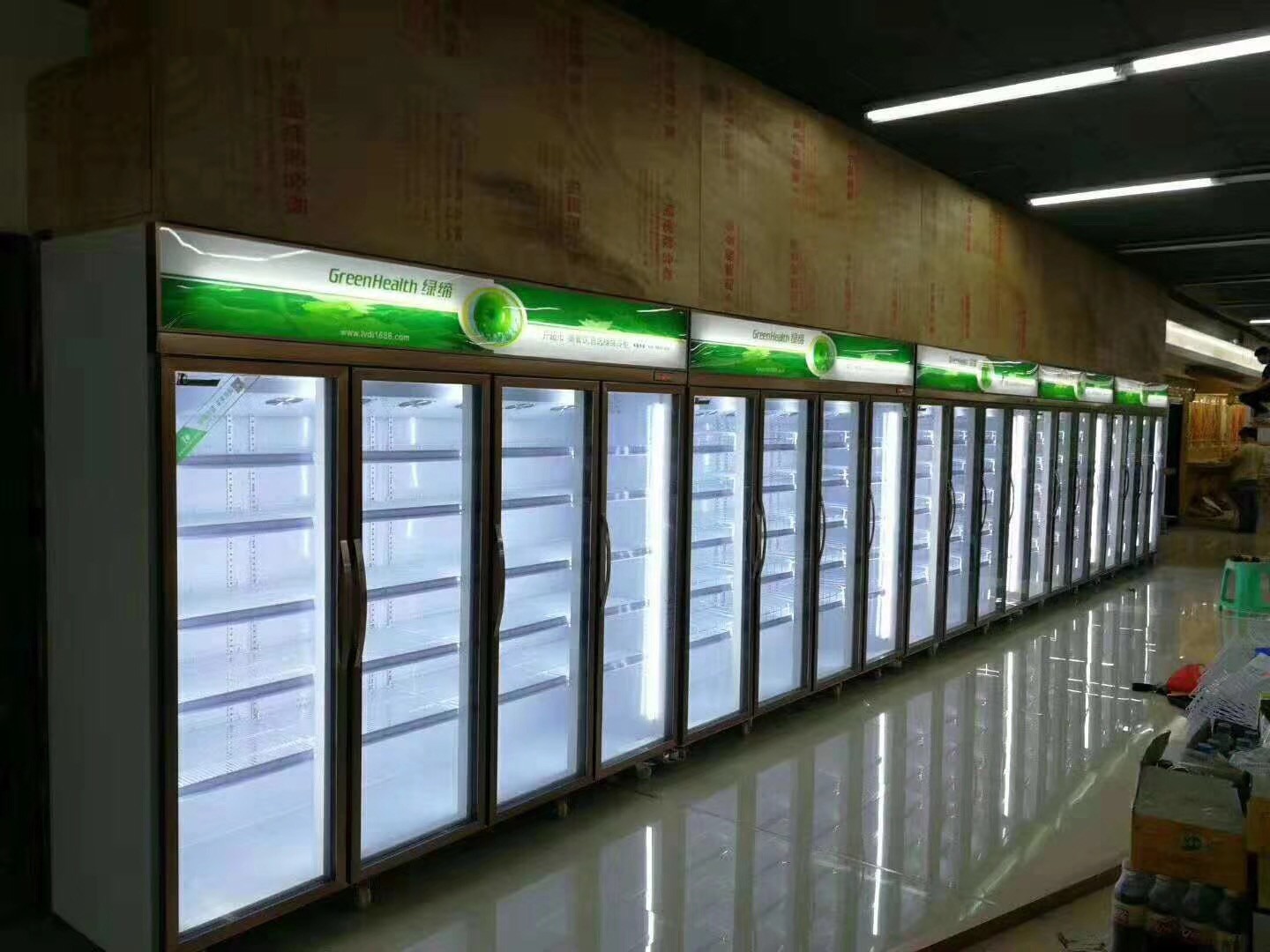 1260W Commercial Beverage Cooler , 4 Glass Door Upright Milk Beverage Display Chiller